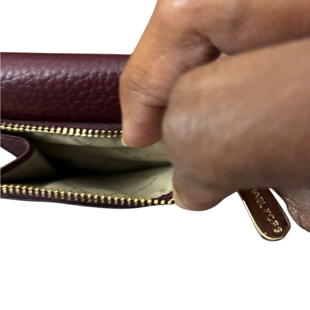 Michael Kors Bedford Leather Wallet - Picture 10 of 12
